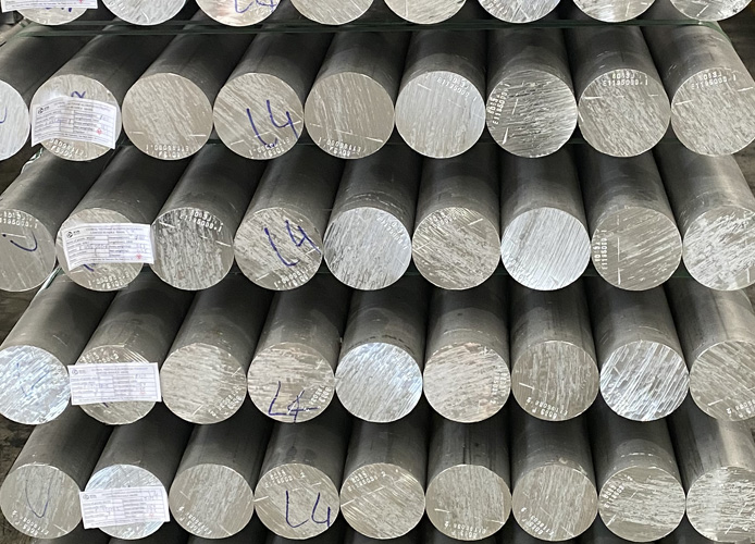 Aluminium logs and billets